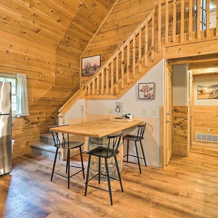 Cozy Retreat With Porch And Double Jj Resort Access! Rothbury Esterno foto