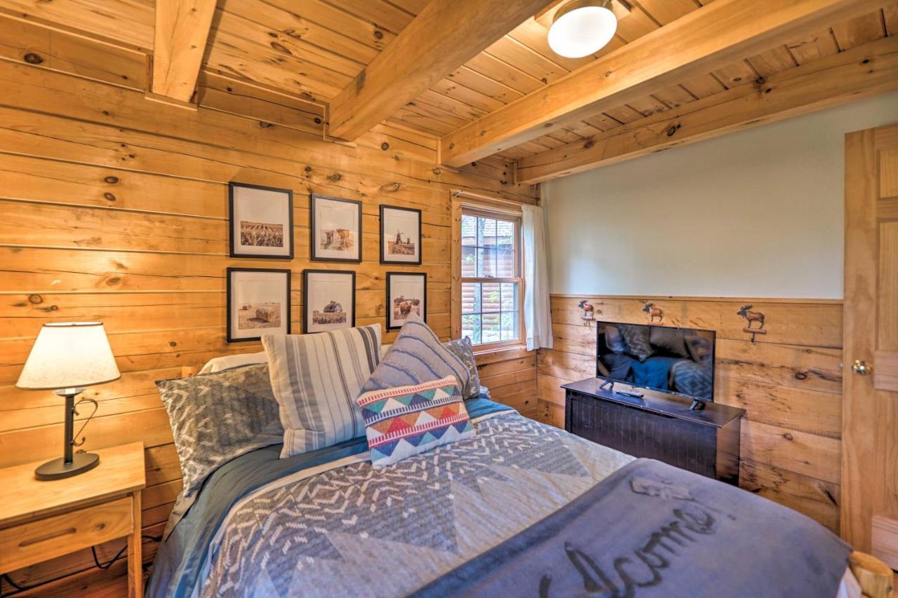 Cozy Retreat With Porch And Double Jj Resort Access! Rothbury Esterno foto