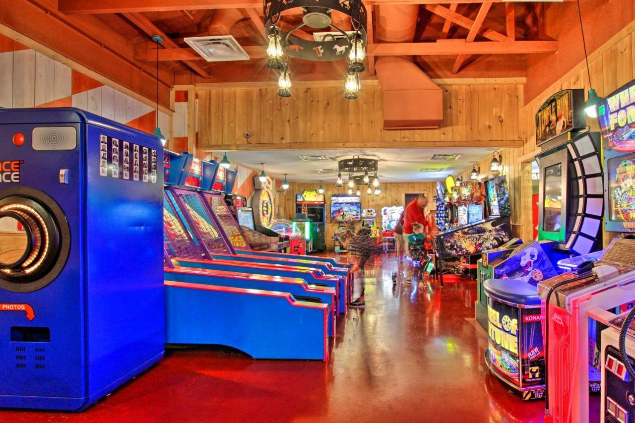 Cozy Retreat With Porch And Double Jj Resort Access! Rothbury Esterno foto